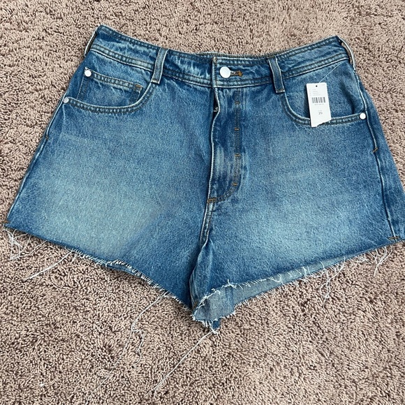 NWT new 29 fits 28 Anthropologie pilcro high rise frayed denim jean shorts blue - Picture 8 of 17